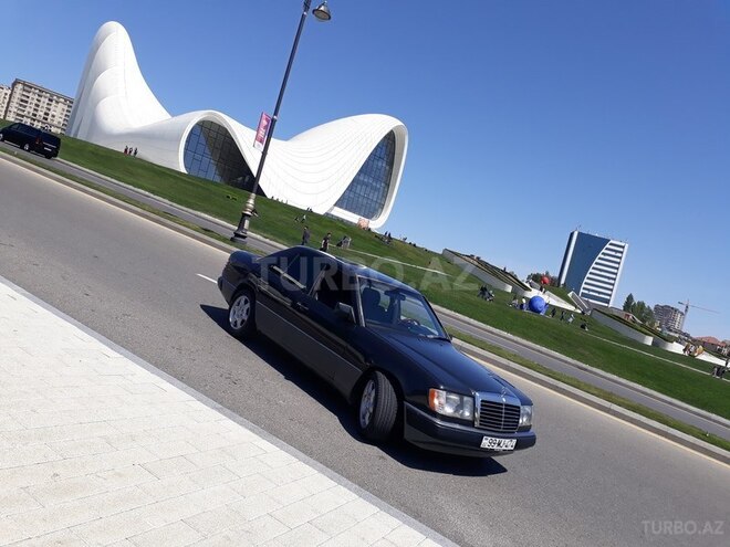 Mercedes E 230 1990, 195,000 km - 0.4 l - Bakı