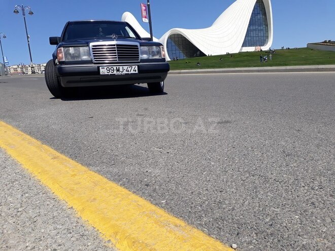 Mercedes E 230 1990, 195,000 km - 0.4 l - Bakı