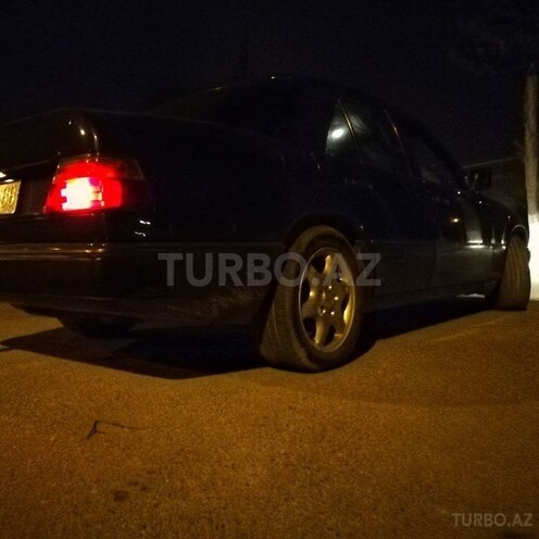 Mercedes E 230 1990, 195,000 km - 0.4 l - Bakı