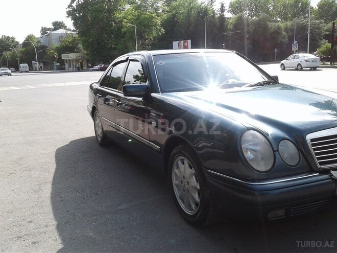 Mercedes E 200 1999, 217,852 km - 0.2 л - Yevlax