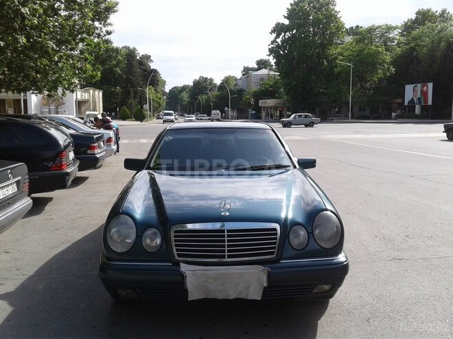 Mercedes E 200 1999, 217,852 km - 0.2 л - Yevlax