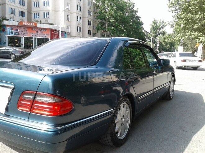 Mercedes E 200 1999, 217,852 km - 0.2 л - Yevlax