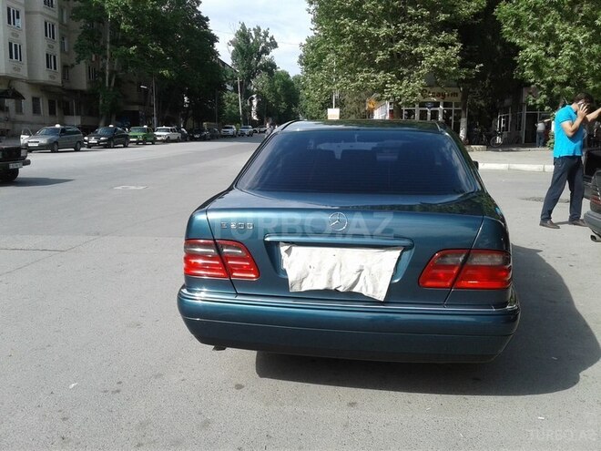 Mercedes E 200 1999, 217,852 km - 0.2 л - Yevlax