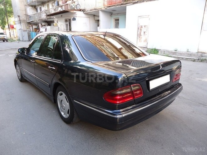Mercedes E 220 2000, 204,767 km - 2.2 л - Bakı