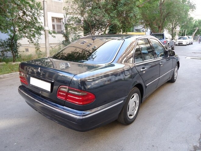 Mercedes E 220 2000, 204,767 km - 2.2 л - Bakı