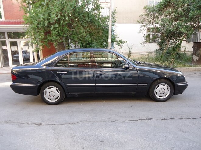 Mercedes E 220 2000, 204,767 km - 2.2 л - Bakı