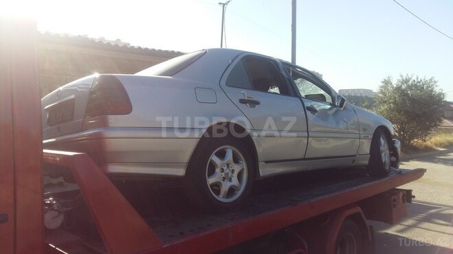 Mercedes C 220 2000, 440,000 km - 2.2 l - Bakı