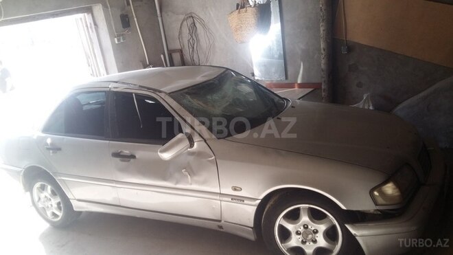 Mercedes C 220 2000, 440,000 km - 2.2 l - Bakı