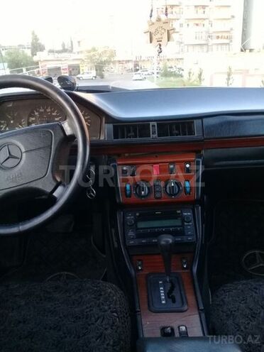 Mercedes E 250 1994, 435,000 km - 2.5 l - Bakı