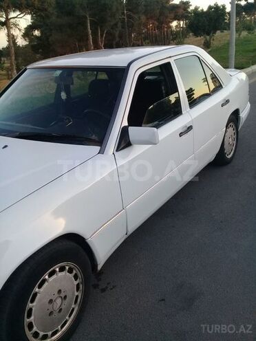 Mercedes E 250 1994, 435,000 km - 2.5 l - Bakı