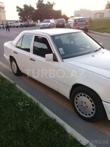 Mercedes E 250 1994, 435,000 km - 2.5 l - Bakı