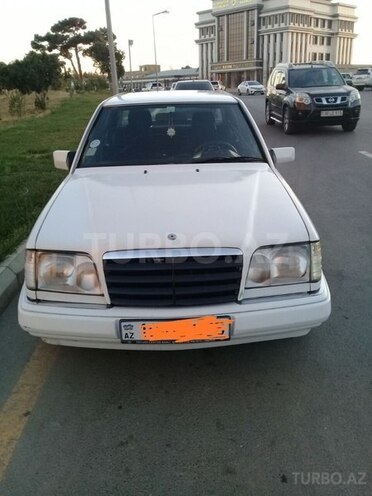 Mercedes E 250 1994, 435,000 km - 2.5 l - Bakı