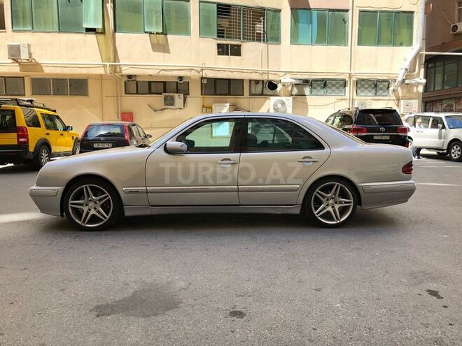 Mercedes E 220 2000, 250,000 km - 2.2 l - Bakı
