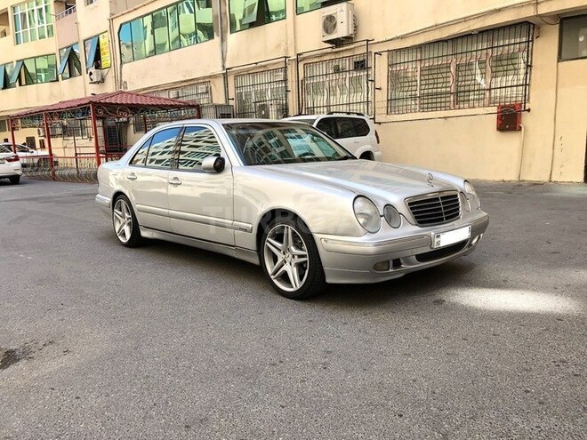 Mercedes E 220 2000, 250,000 km - 2.2 l - Bakı