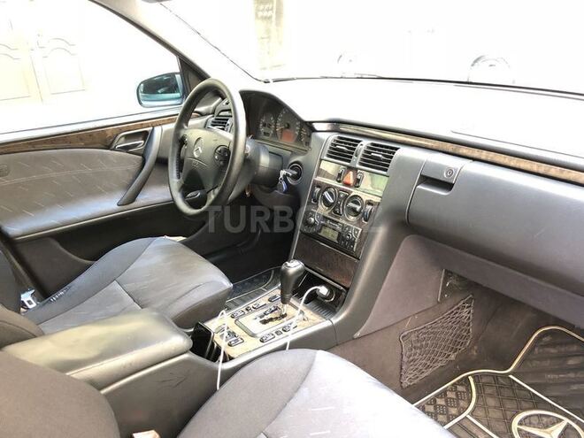 Mercedes E 220 2000, 250,000 km - 2.2 l - Bakı