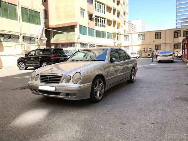 Mercedes E 220 2000, 250,000 km - 2.2 l - Bakı