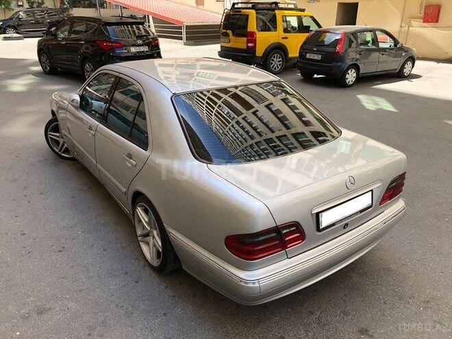 Mercedes E 220 2000, 250,000 km - 2.2 l - Bakı