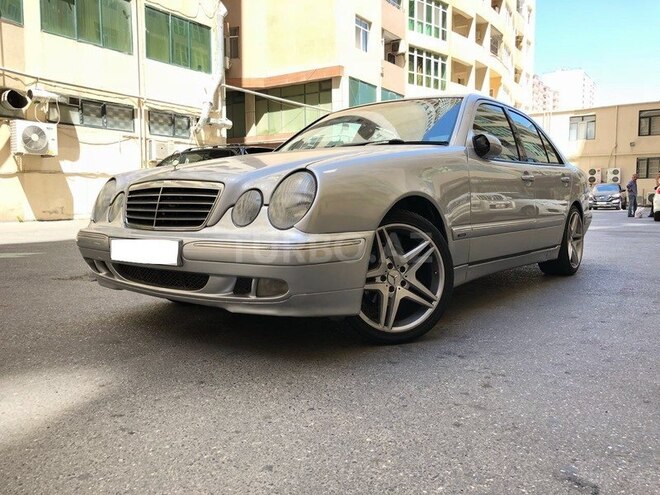 Mercedes E 220 2000, 250,000 km - 2.2 l - Bakı