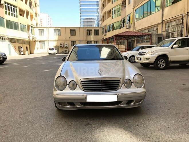 Mercedes E 220 2000, 250,000 km - 2.2 l - Bakı