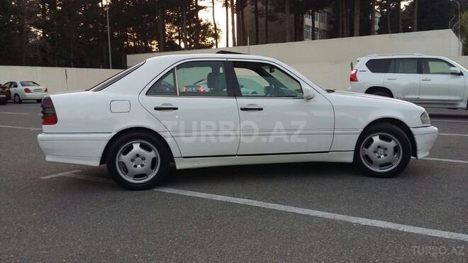 Mercedes C 230 1997, 256,000 km - 2.3 l - Bakı