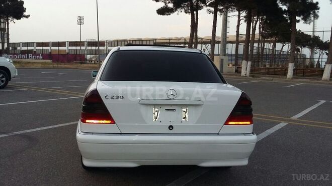 Mercedes C 230 1997, 256,000 km - 2.3 l - Bakı