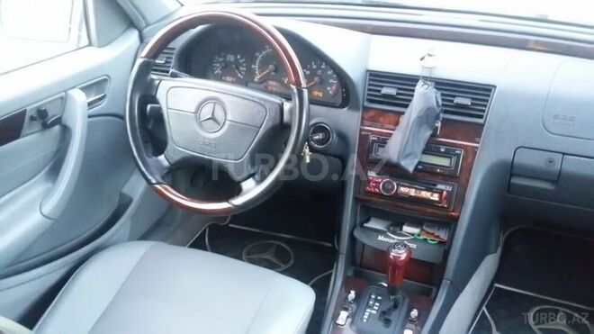 Mercedes C 230 1997, 256,000 km - 2.3 l - Bakı