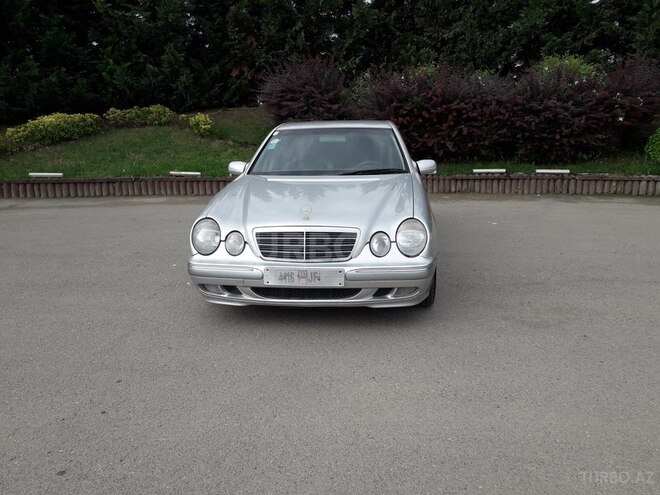 Mercedes E 220 2000, 289,000 km - 2.2 л - Şəmkir