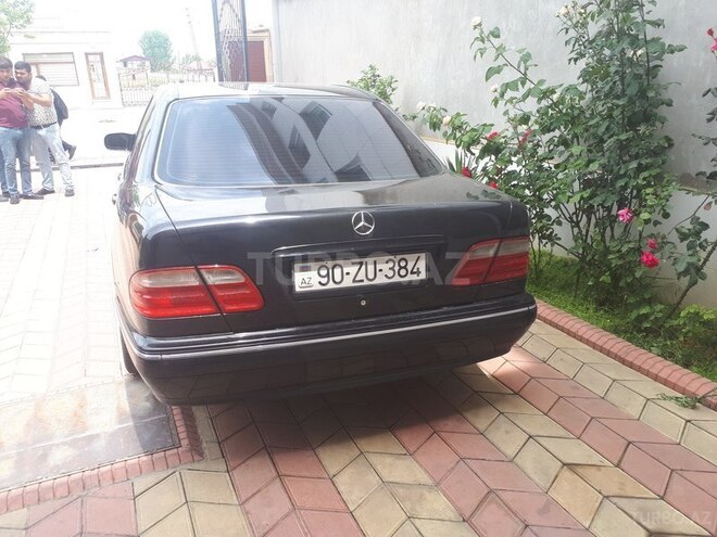 Mercedes E 240 1999, 210,000 km - 2.4 л - Şəmkir