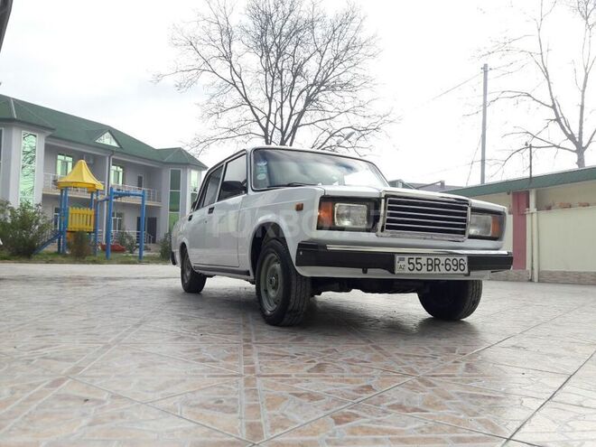 LADA (VAZ) 2107 2006, 98,000 km - 0.2 l - Oğuz