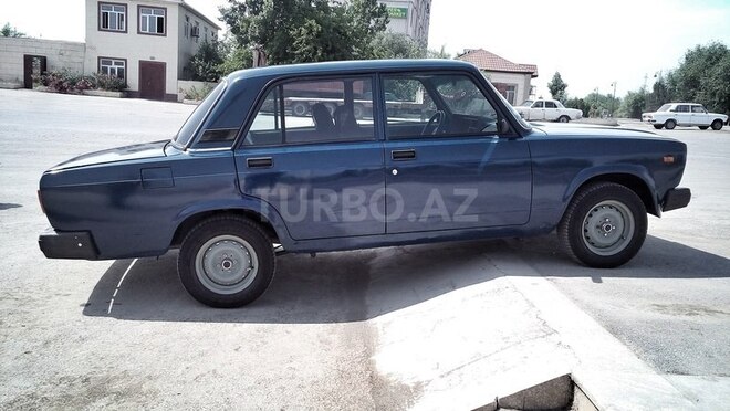 LADA (VAZ) 2107 2004, 95,700 km - 1.6 l - Salyan