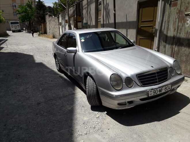 Mercedes E 240 2001, 265,000 km - 2.4 l - Bakı
