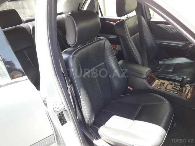 Mercedes E 240 2001, 265,000 km - 2.4 l - Bakı