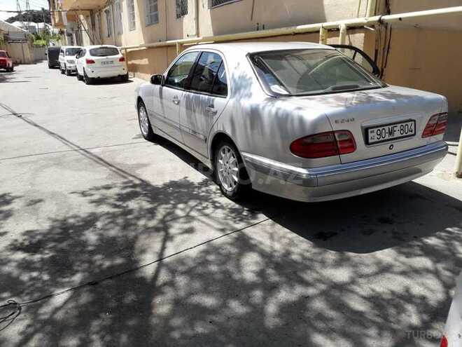 Mercedes E 240 2001, 265,000 km - 2.4 l - Bakı