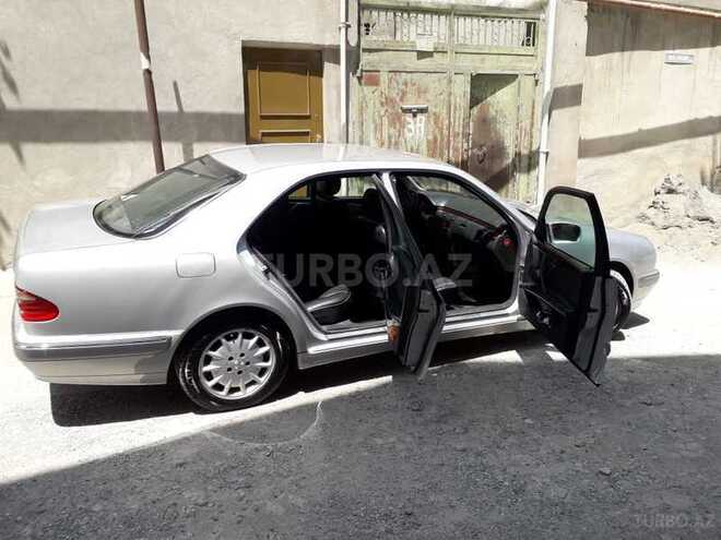 Mercedes E 240 2001, 265,000 km - 2.4 l - Bakı