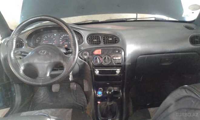 Hyundai Elantra 1996, 300,000 km - 1.6 л - Bakı