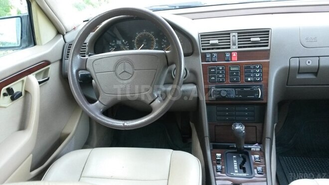 Mercedes C 220 1995, 310,000 km - 2.2 l - Bakı