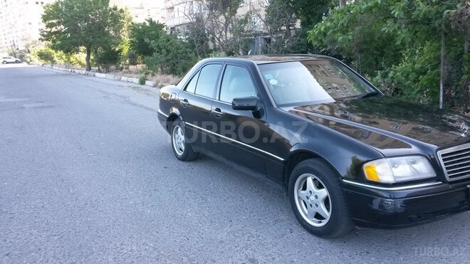 Mercedes C 220 1995, 310,000 km - 2.2 l - Bakı