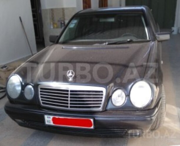 Mercedes E 240 1999, 299,000 km - 2.4 l - Gəncə