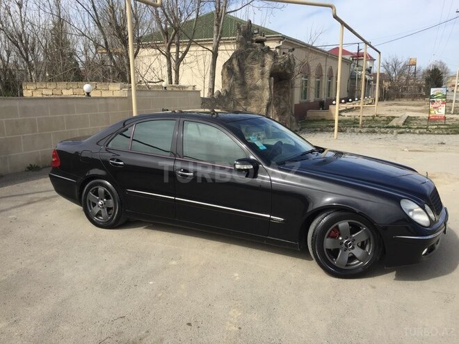 Mercedes E 220 2003, 297,000 km - 2.2 l - Bakı
