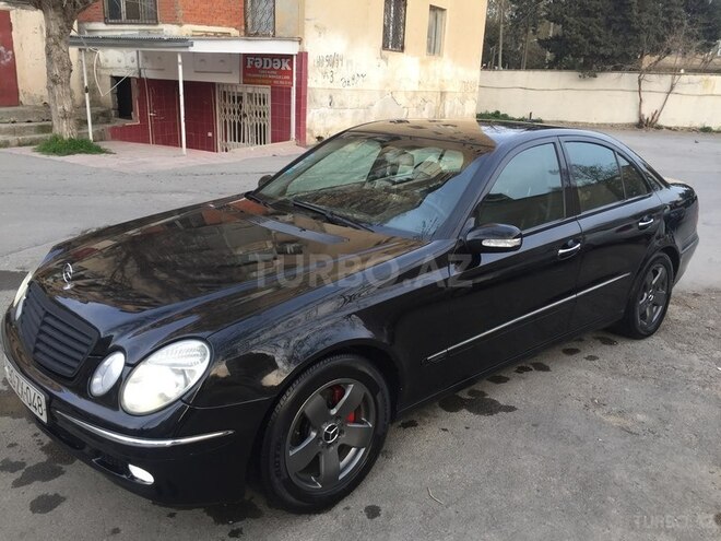 Mercedes E 220 2003, 297,000 km - 2.2 l - Bakı