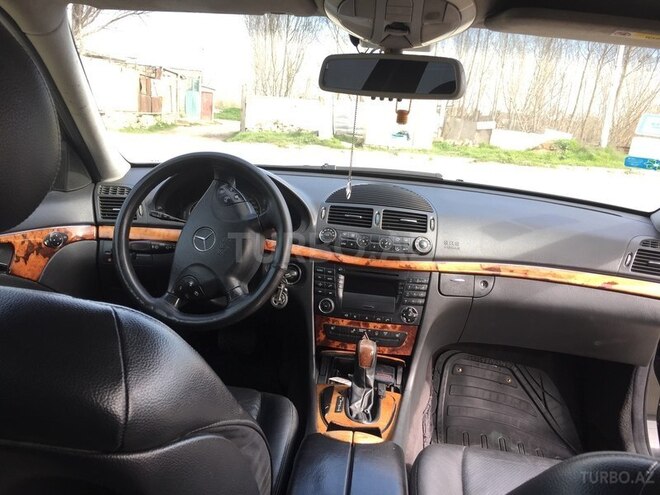 Mercedes E 220 2003, 297,000 km - 2.2 l - Bakı