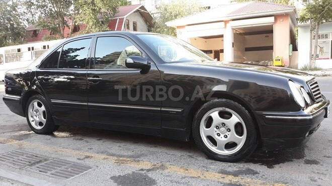 Mercedes E 240 1999, 243,058 km - 2.6 l - Bakı