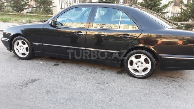 Mercedes E 240 1999, 243,058 km - 2.6 l - Bakı