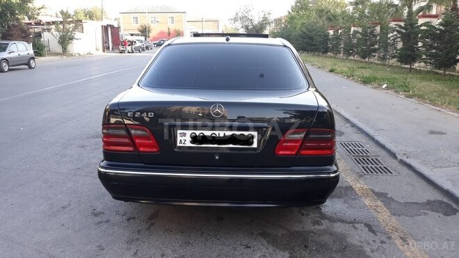 Mercedes E 240 1999, 243,058 km - 2.6 l - Bakı