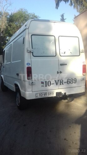 Mercedes 208 D 1995, 500,000 km - 2.3 л - Bakı