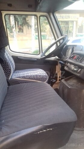 Mercedes 208 D 1995, 500,000 km - 2.3 л - Bakı