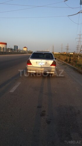 Mercedes C 230 1999, 260,584 km - 2.0 l - Bakı