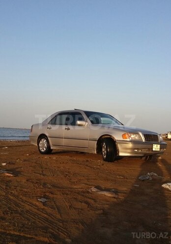 Mercedes C 230 1999, 260,584 km - 2.0 l - Bakı