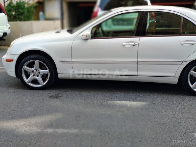 Mercedes C 240 2002, 250,000 km - 2.6 l - Bakı