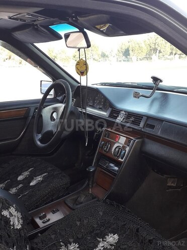 Mercedes E 200 1992, 650,000 km - 2.0 l - Bakı